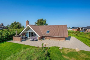 Just 500 Meters From Both The Sea And The Town, This Lovely, Well-Maintained Holiday Home Is Situated,